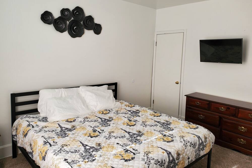 Photo of Bedroom in Hamilton