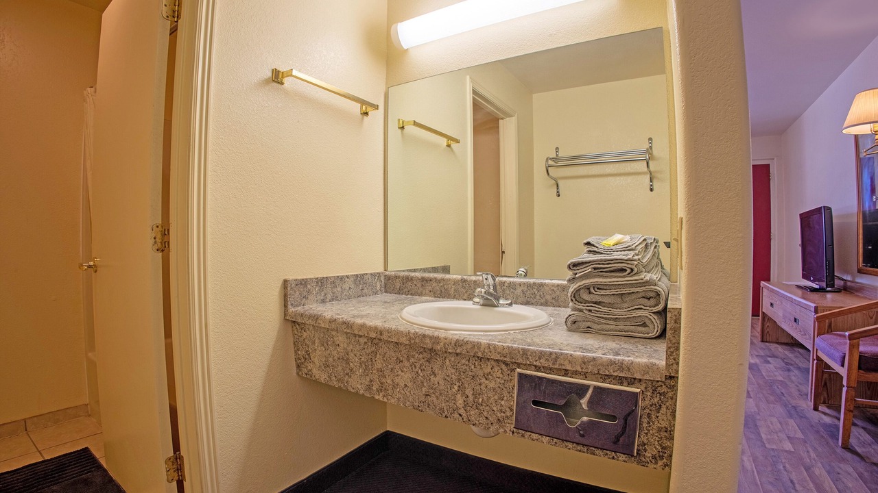Photo of Bathroom in Lordsburg