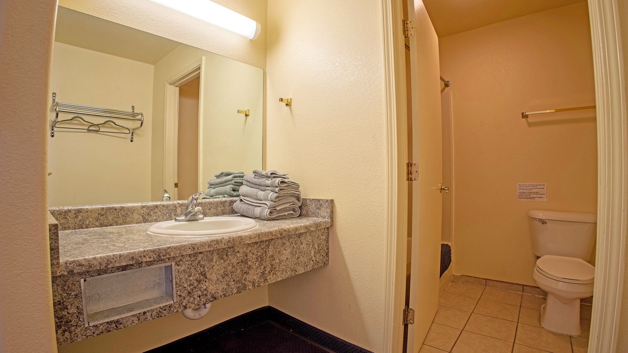 Photo of Bathroom in Lordsburg