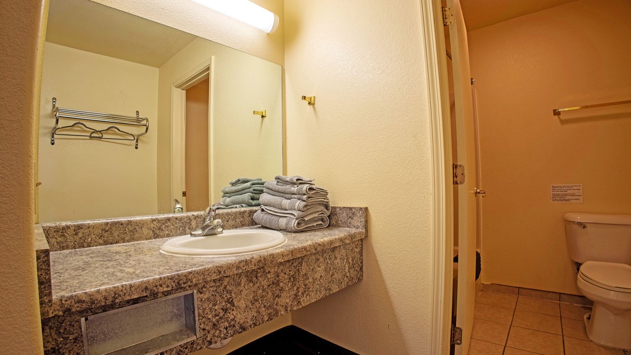 Photo of Bathroom in Lordsburg