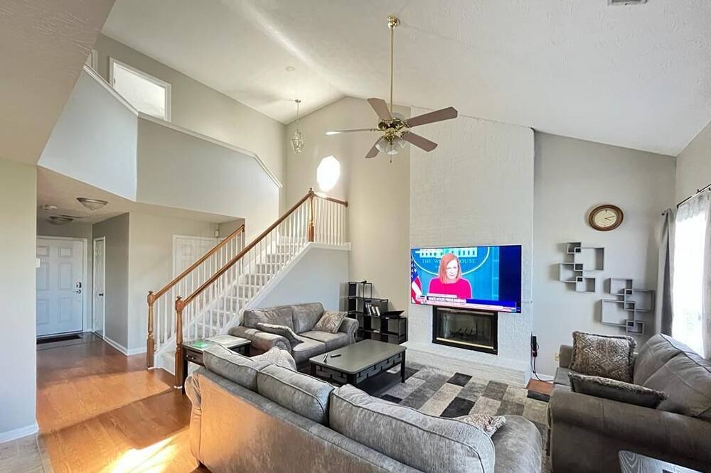 Photo of Livingroom in Lexington