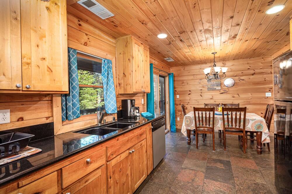 Photo of Kitchen in Alta Sierra