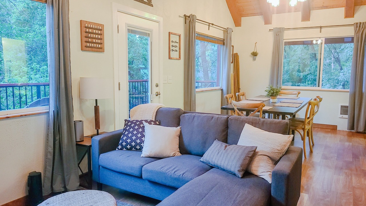 Photo of Livingroom in Christopher Creek