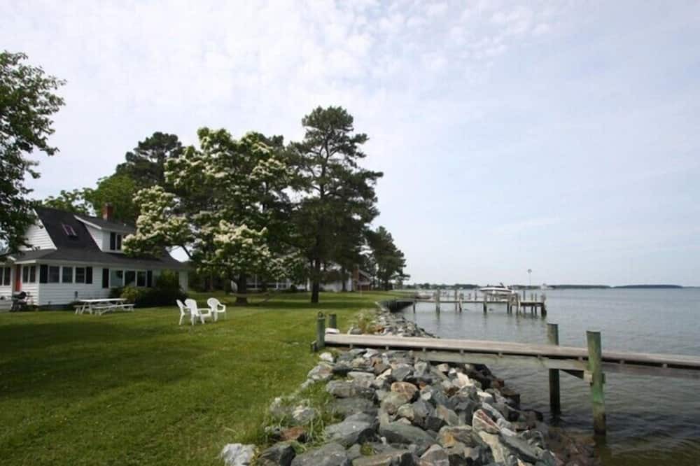 Photo of Outdoor in Tilghman