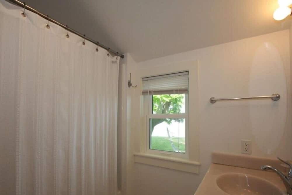 Photo of Bathroom in Tilghman
