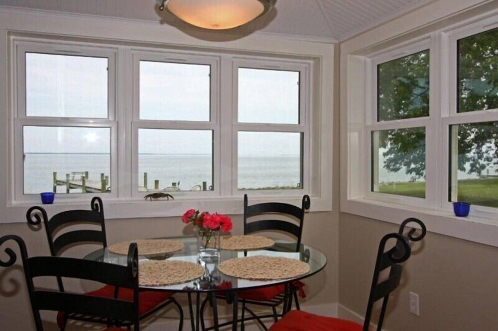 Photo of Livingroom in Tilghman