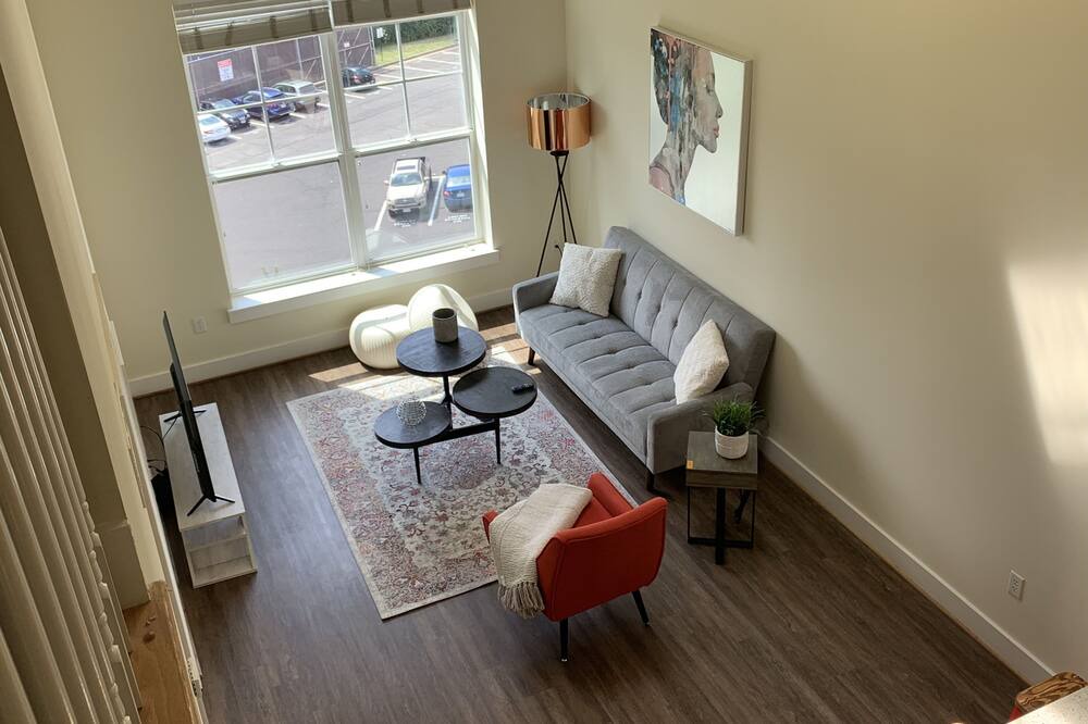 Photo of Livingroom in Jefferson Manor