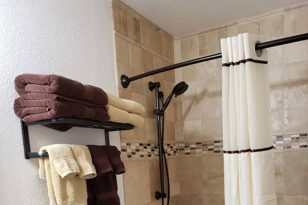 Photo of Bathroom in Coarsegold