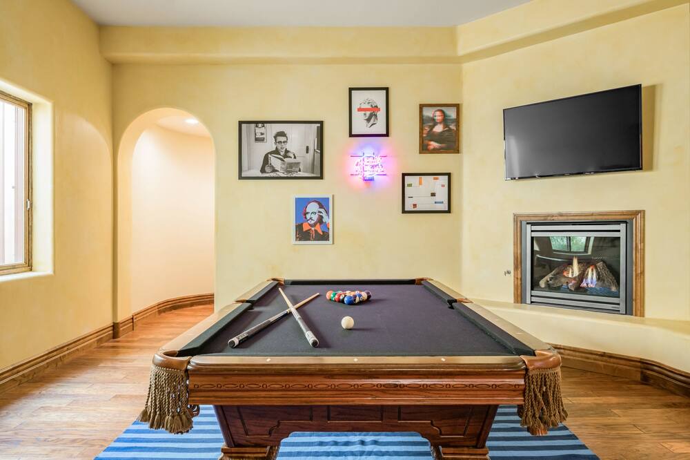 Photo of Livingroom in Sunburst Farms East
