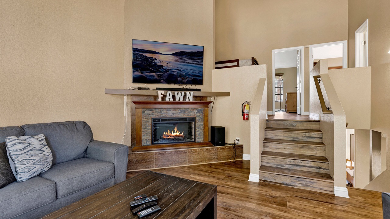 Photo of Livingroom in Fawnskin