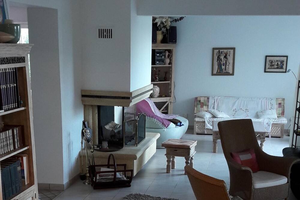 Photo of Livingroom in Algajola