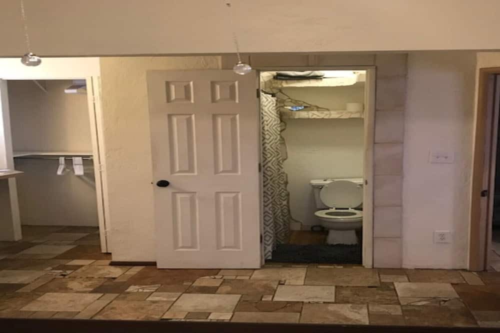 Photo of Bathroom in Iron Horse Historic District