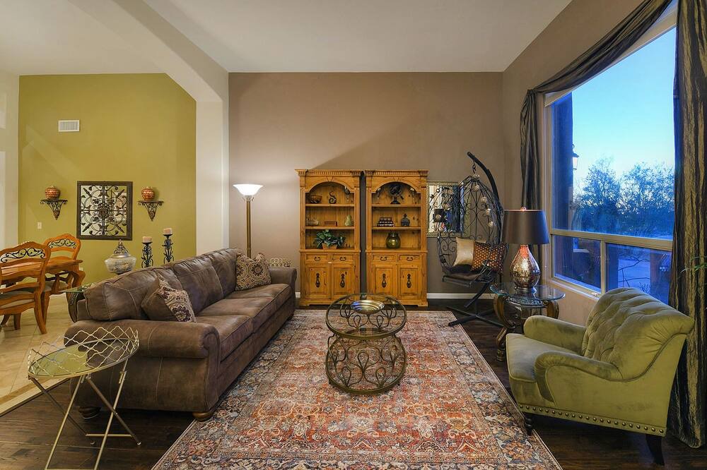 Photo of Livingroom in Tucson