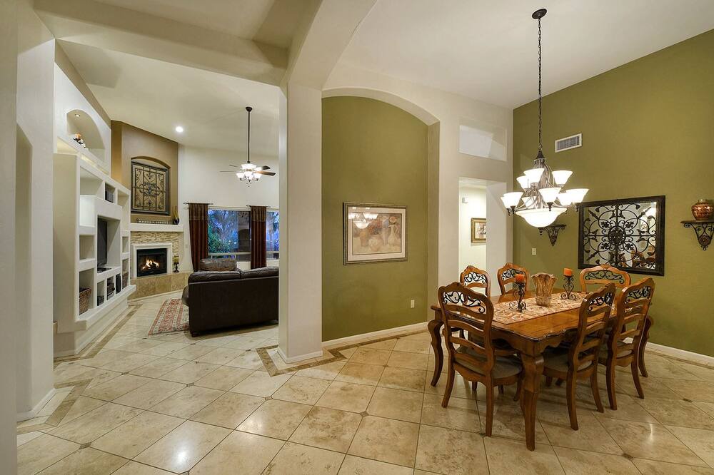 Photo of Livingroom in Tucson