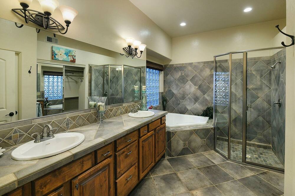 Photo of Bathroom in Tucson