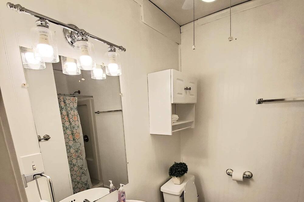 Photo of Bathroom in West Carrollton