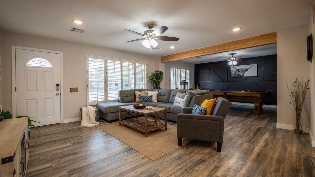 Photo of Bedroom in Scottsdale Estates Six