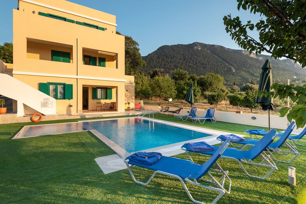 Photo of Outdoor in Salakos