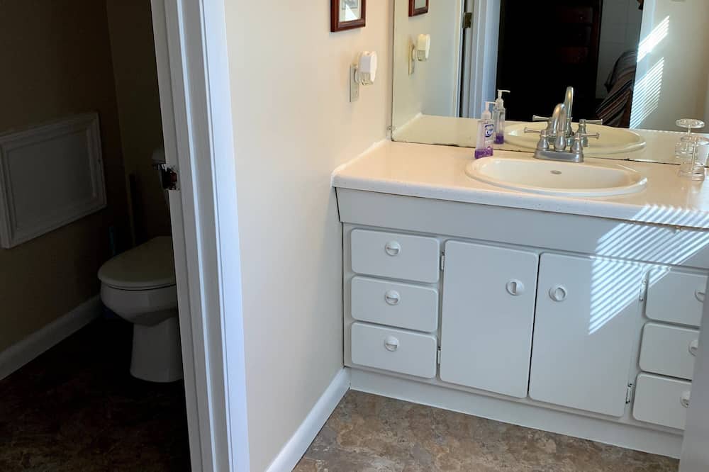 Photo of Bedroom in Newport