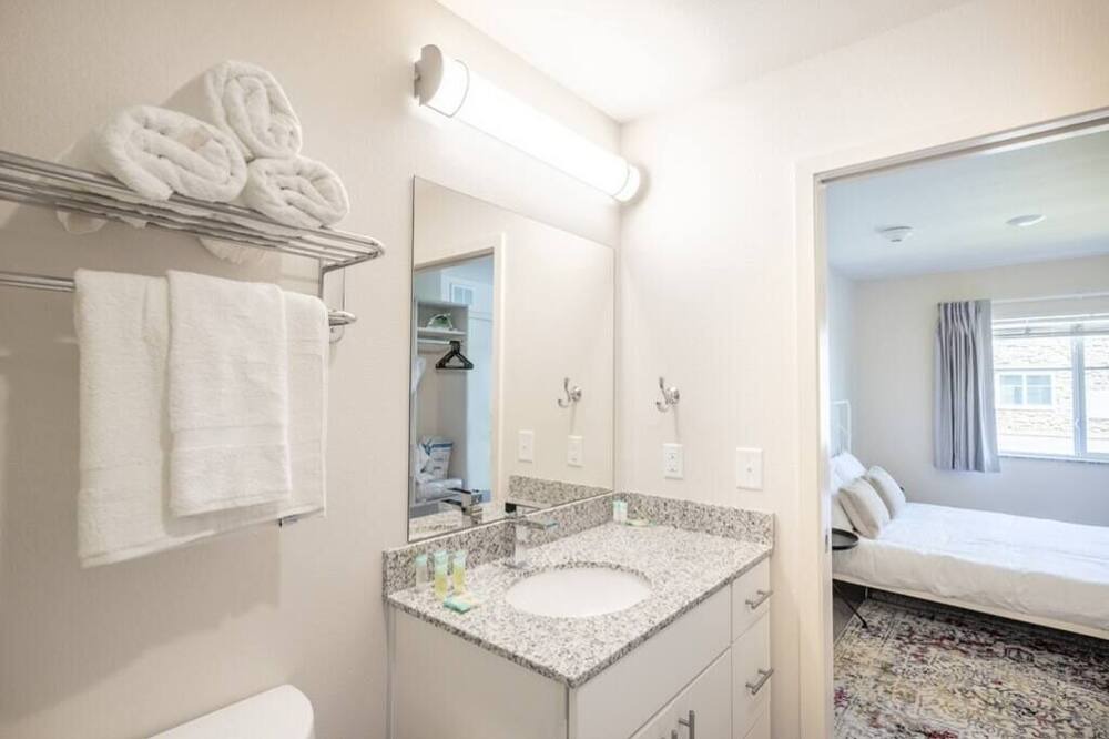 Photo of Bathroom in Clegg