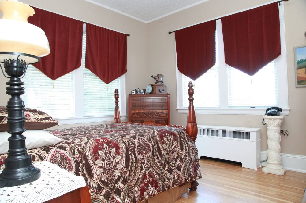 Photo of Bedroom in Mount Airy
