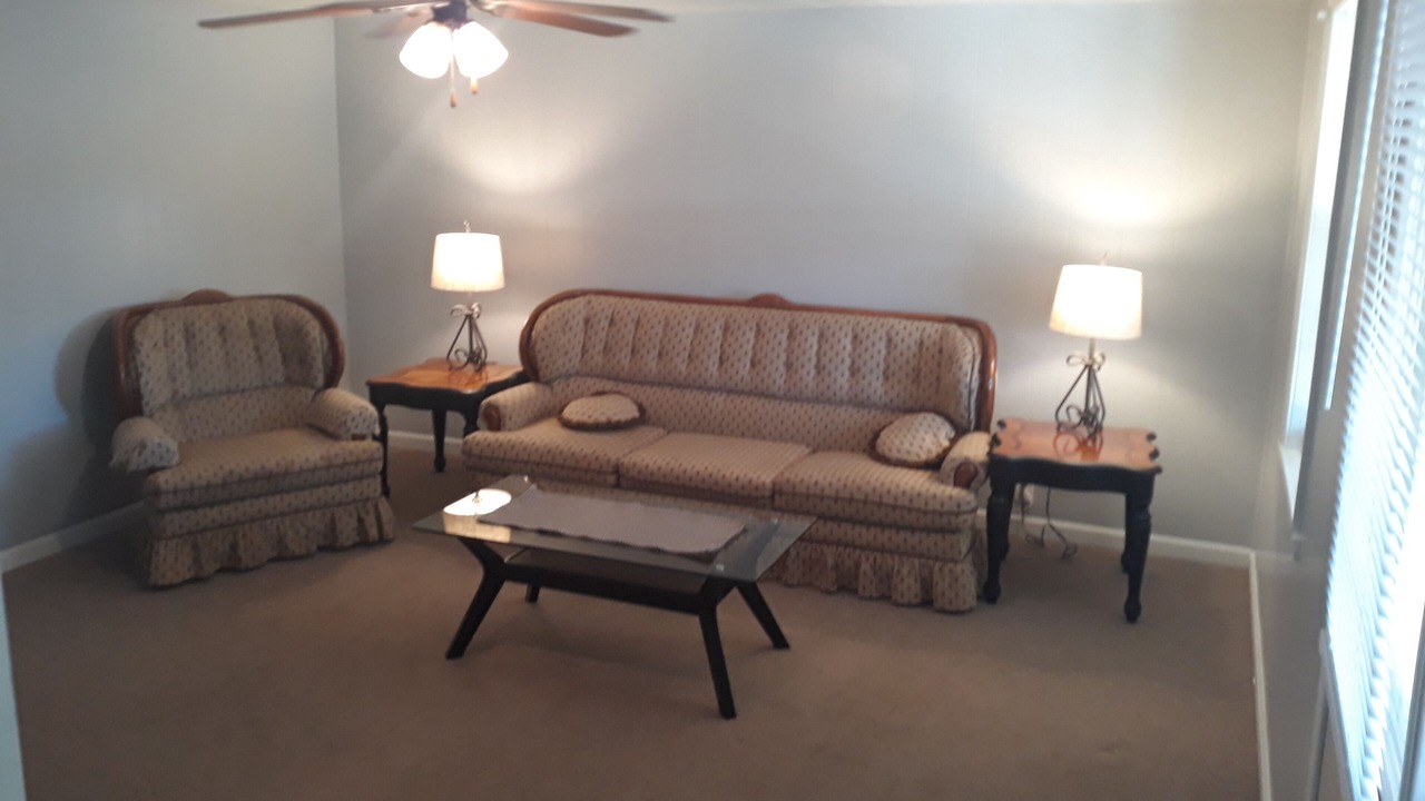 Photo of Livingroom in Maysville