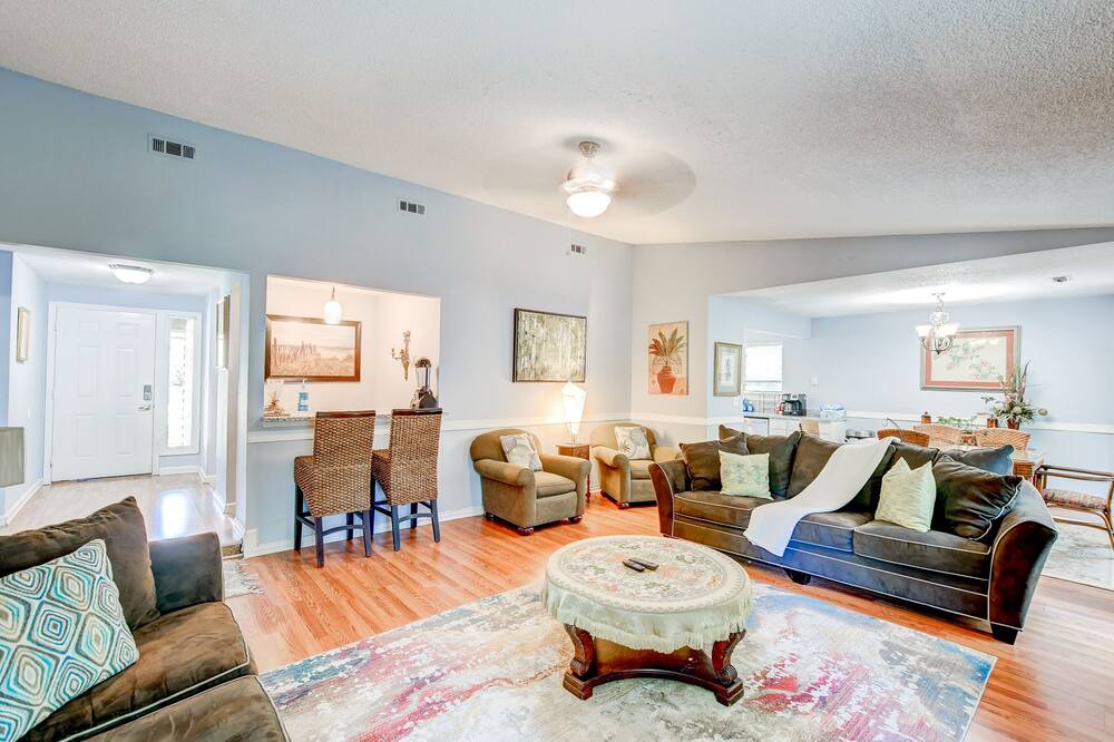 Photo of Livingroom in Mount Pleasant
