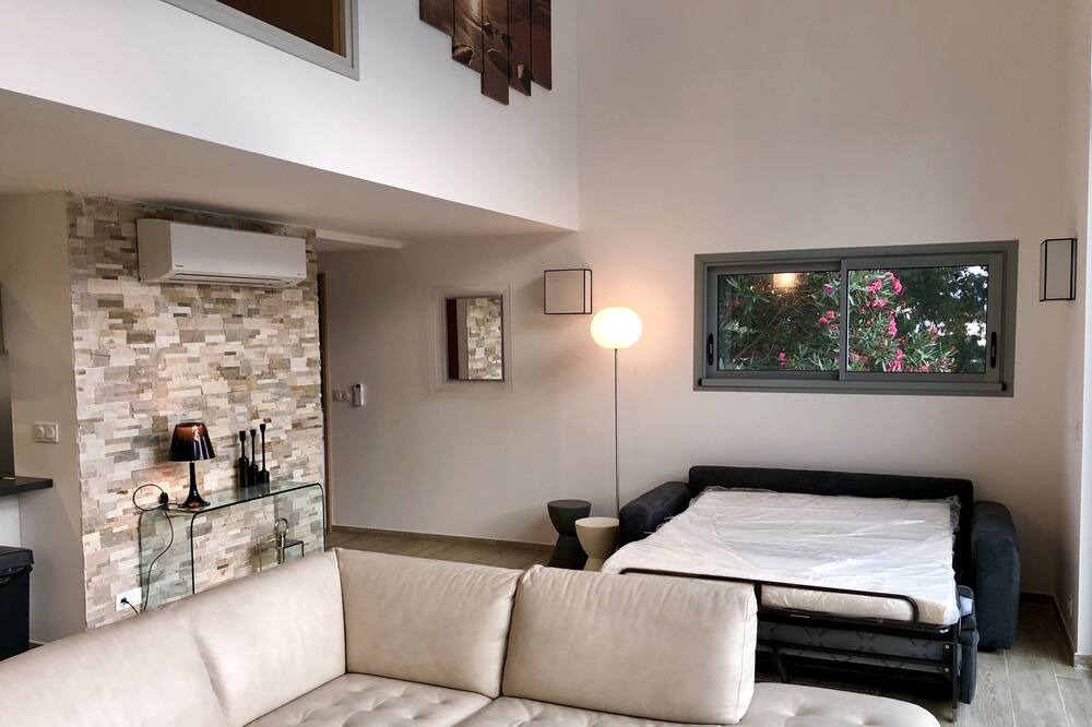 Photo of Livingroom in Ville-di-Pietrabugno