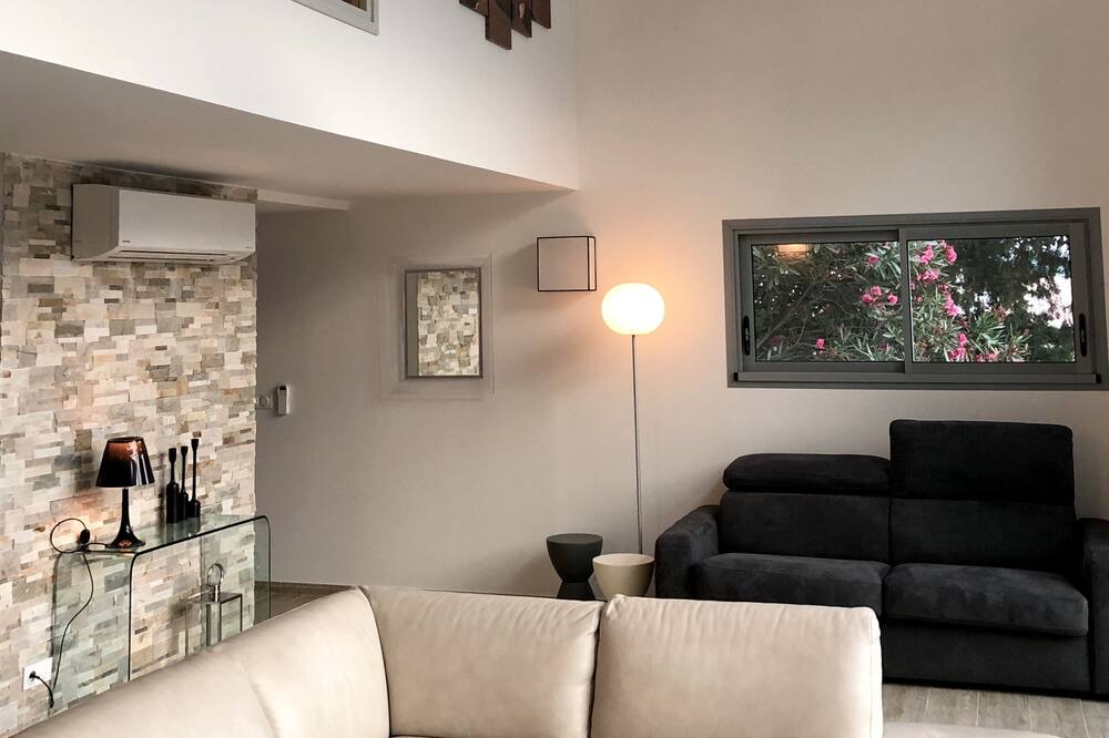 Photo of Livingroom in Ville-di-Pietrabugno