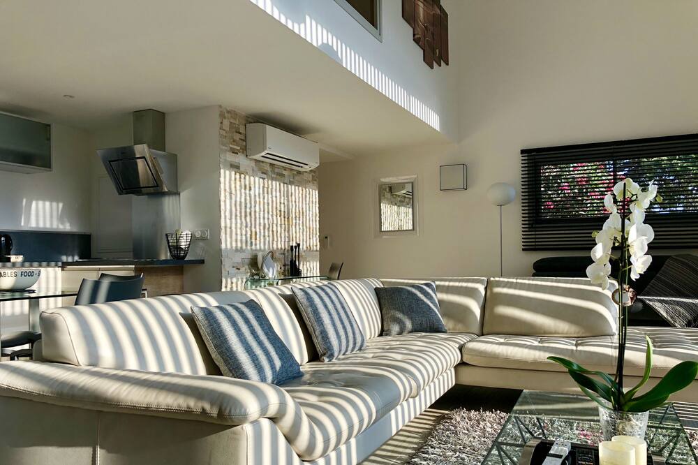 Photo of Livingroom in Ville-di-Pietrabugno