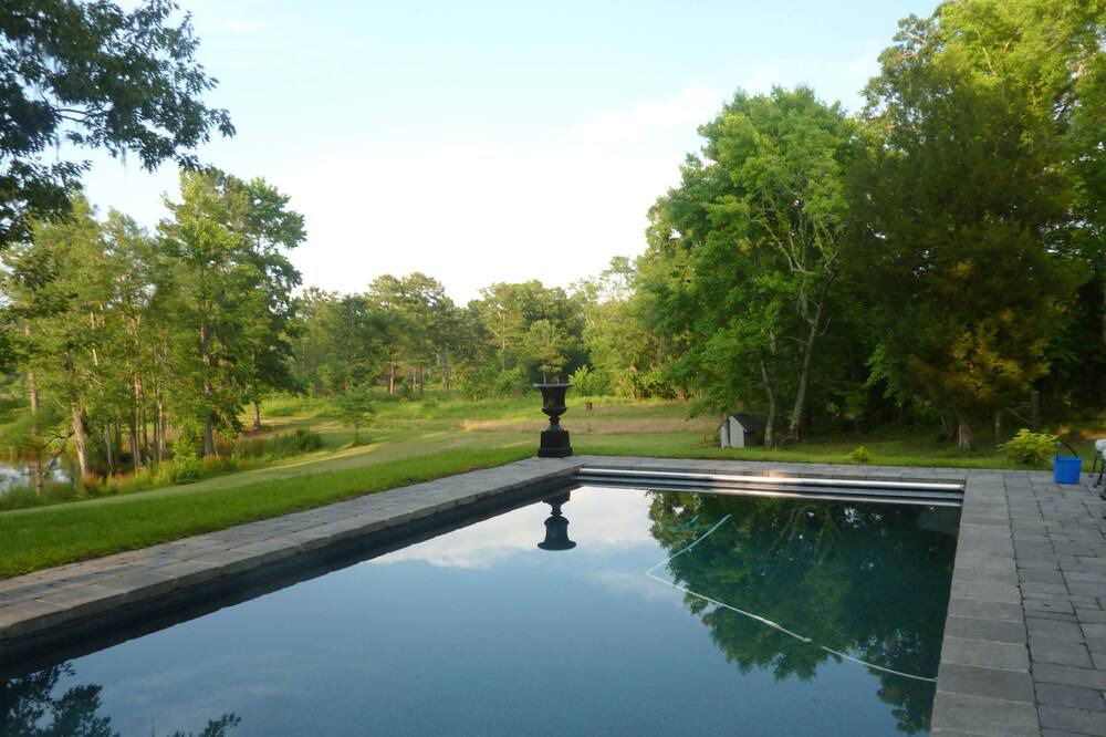 Photo of Outdoor in Pineville