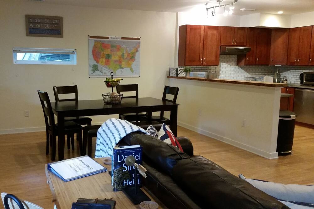 Photo of Livingroom in Annapolis