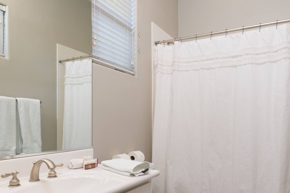 Photo of Bathroom in Sonoran Foothills