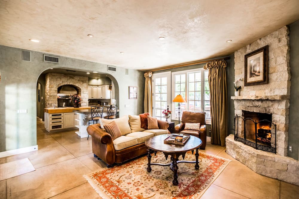 Photo of Livingroom in Hummingbird Vista