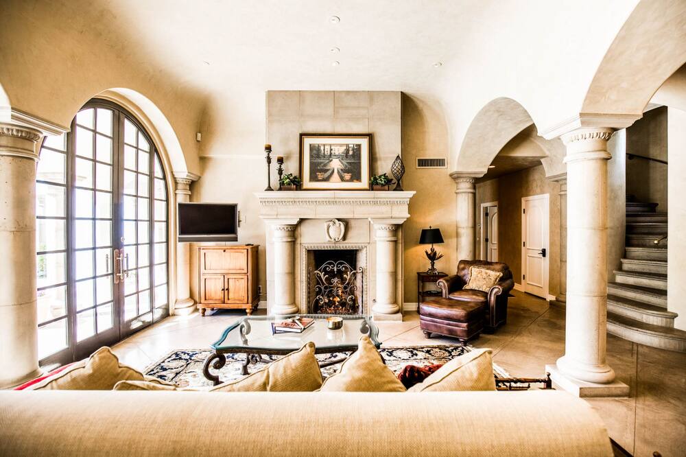 Photo of Livingroom in Hummingbird Vista
