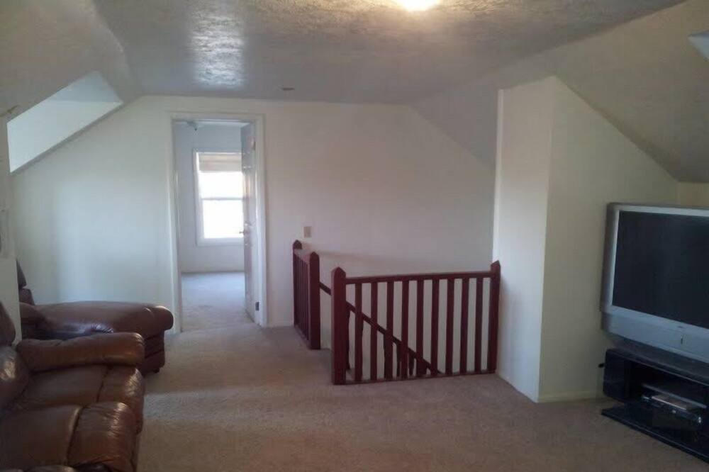 Photo of Bedroom in Hurricane