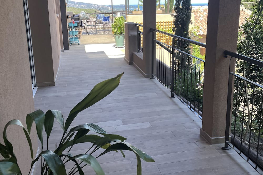 Photo of Patio Balcony in Pietra Long Salvini