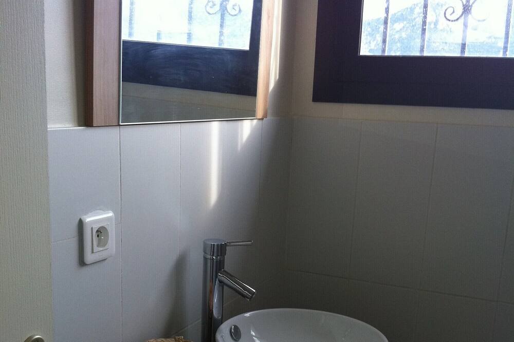 Photo of Bathroom in Vico