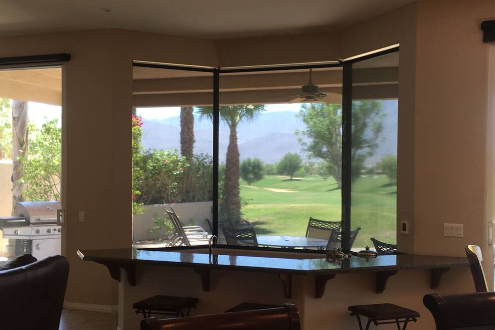 Photo of Livingroom in La Quinta