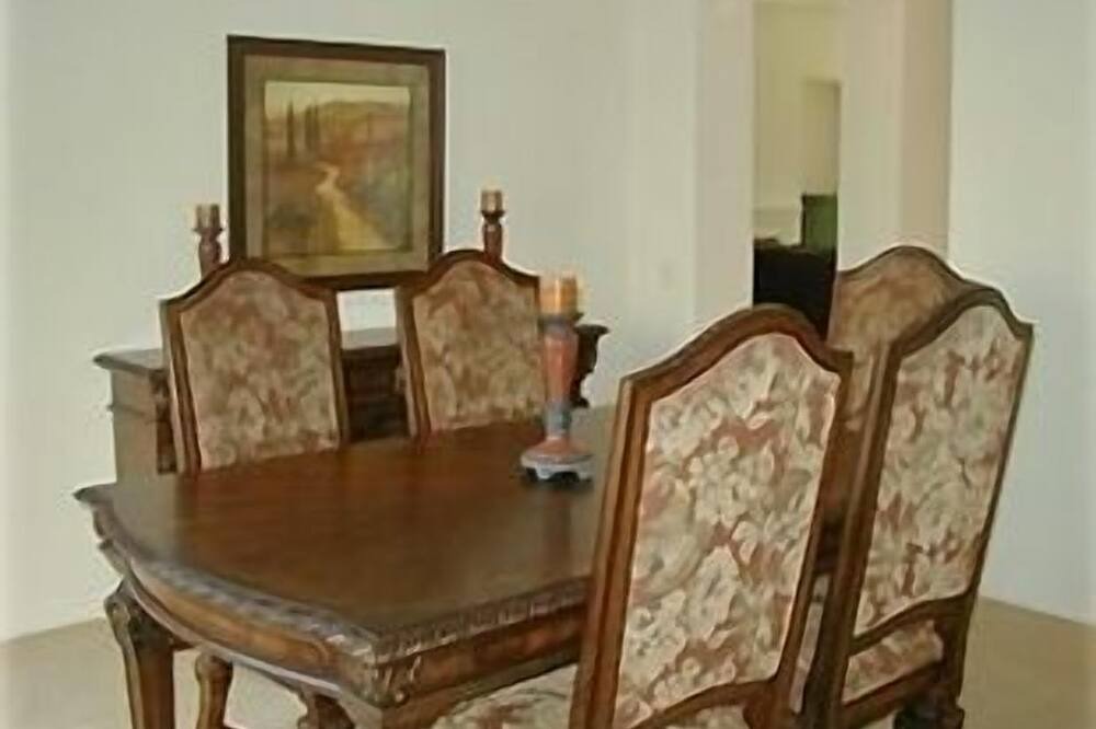 Photo of Bedroom in La Quinta