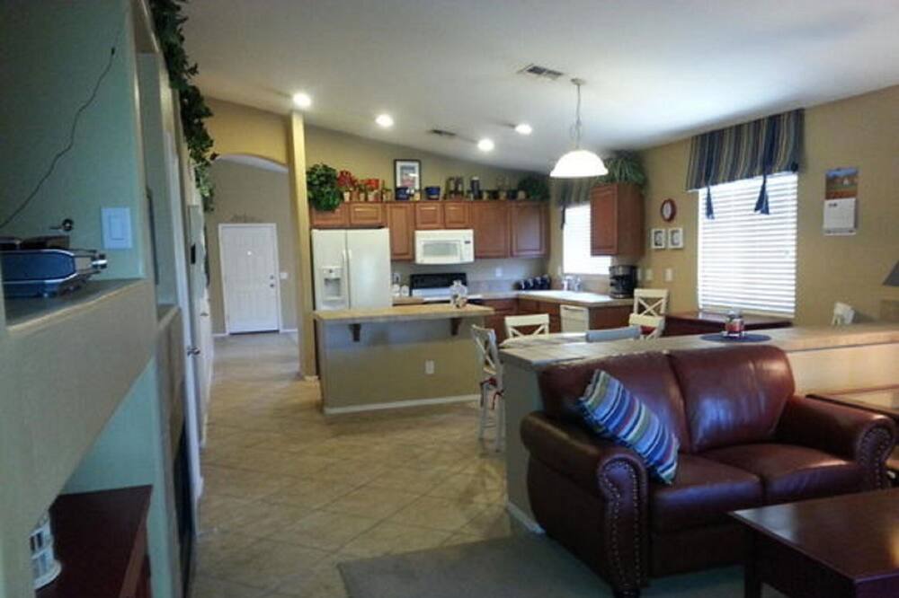 Photo of Livingroom in Maricopa