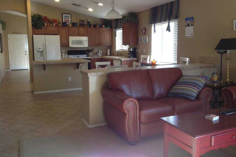 Photo of Bedroom in Maricopa