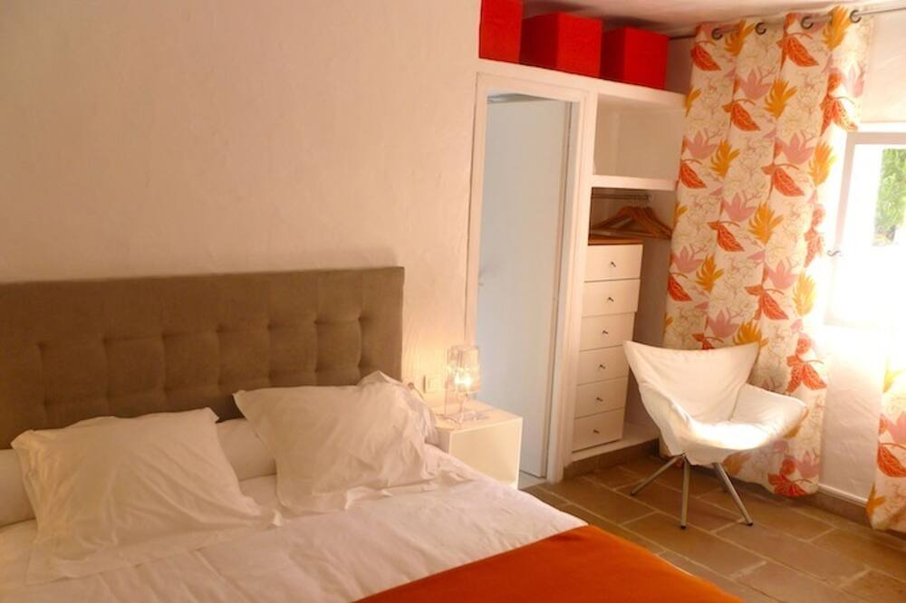 Photo of Bedroom in Calcatoggio