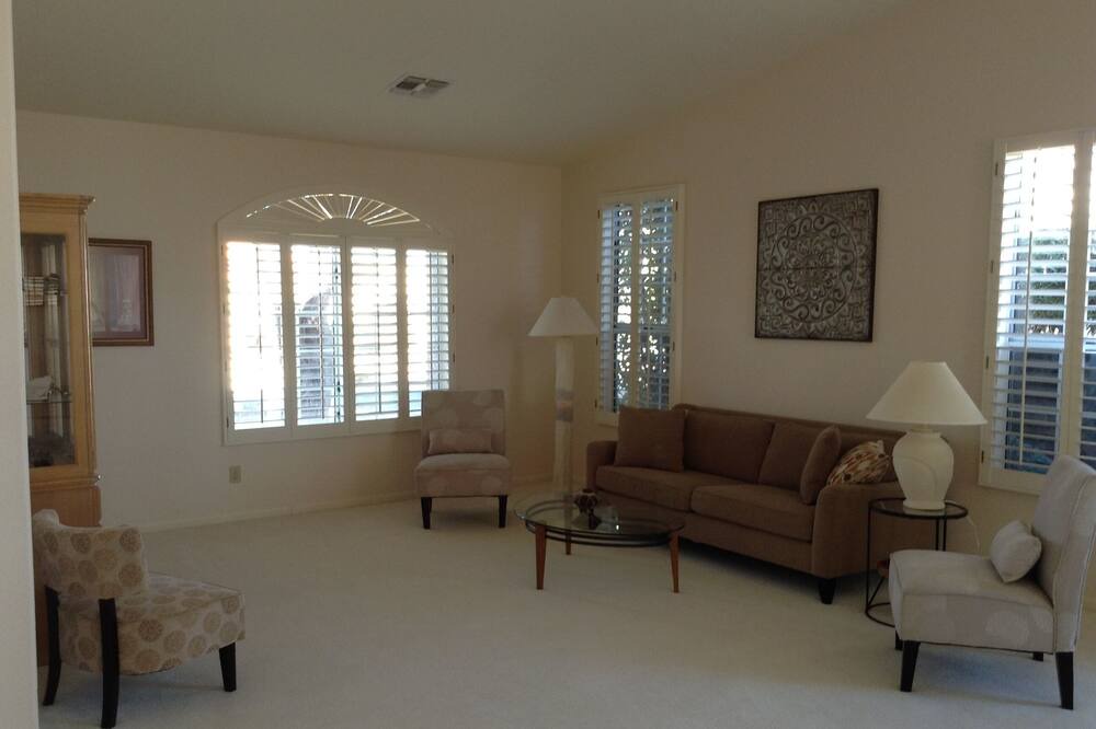 Photo of Bedroom in Saddlebrooke