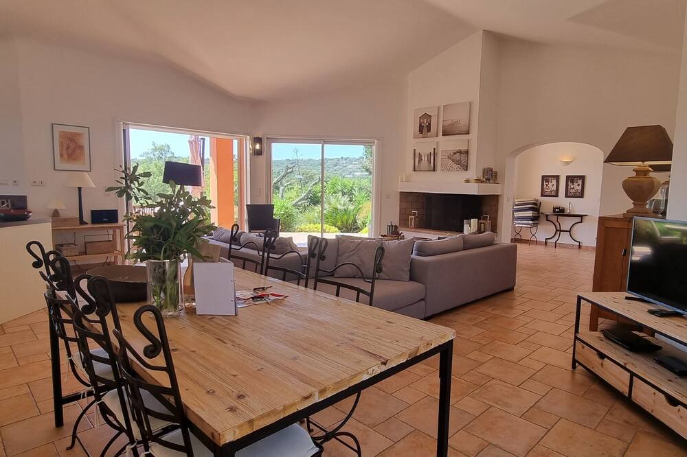 Photo of Livingroom in Tighine