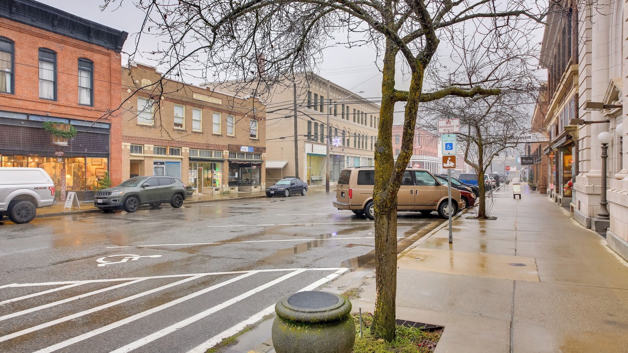 Photo of Others in Wallace