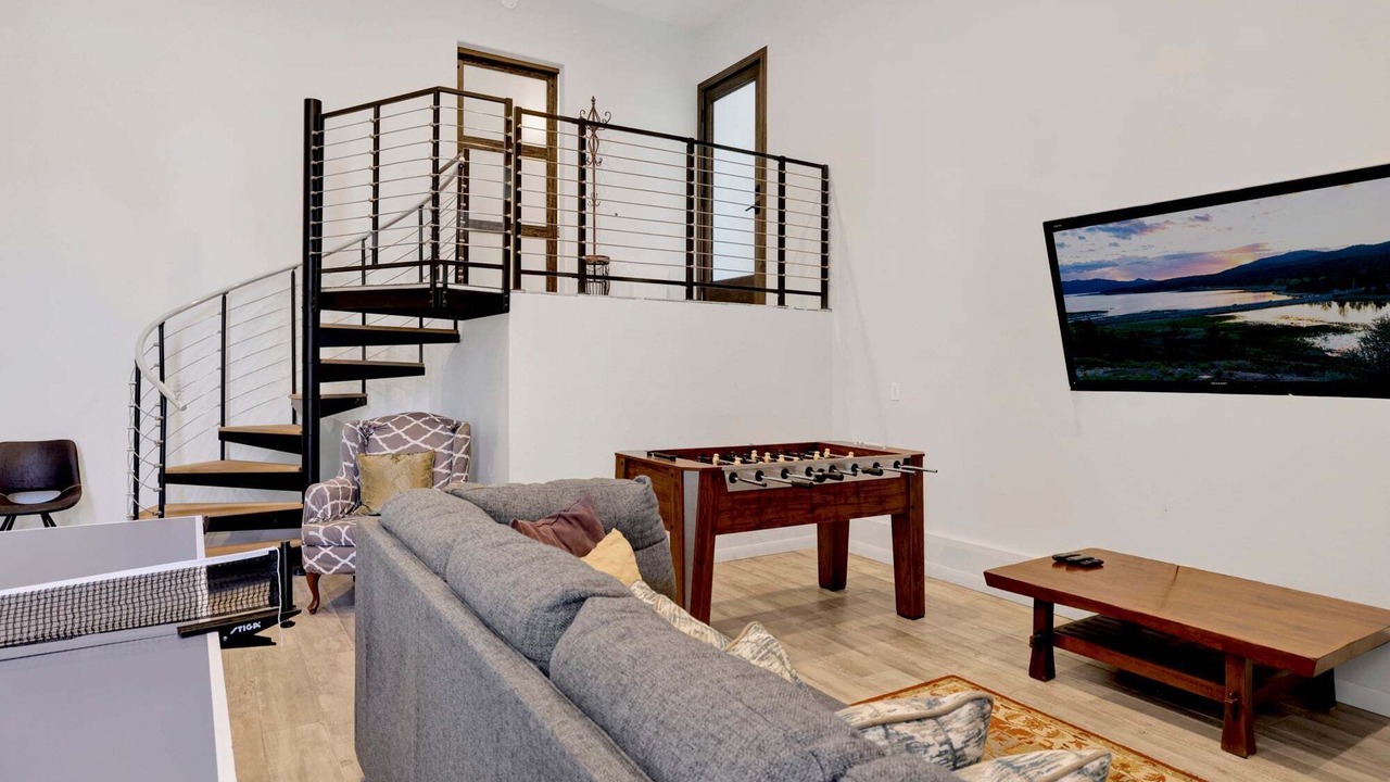 Photo of Livingroom in The Village