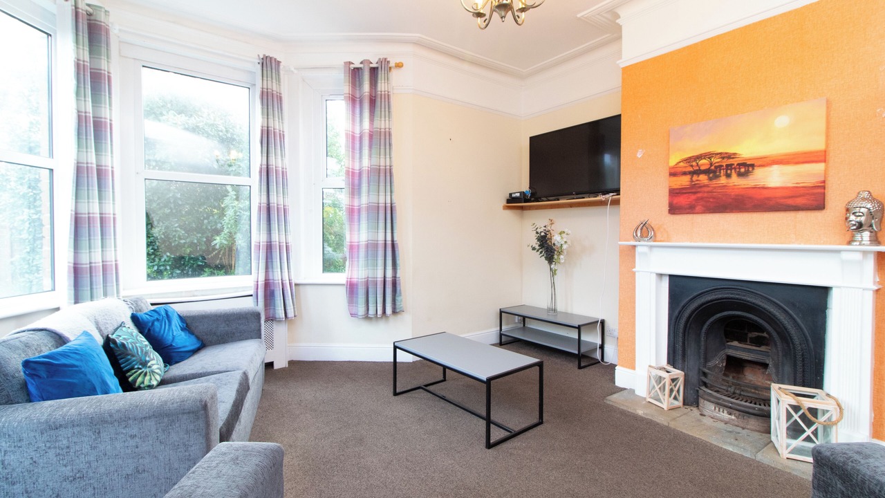 Photo of Livingroom in Shirley