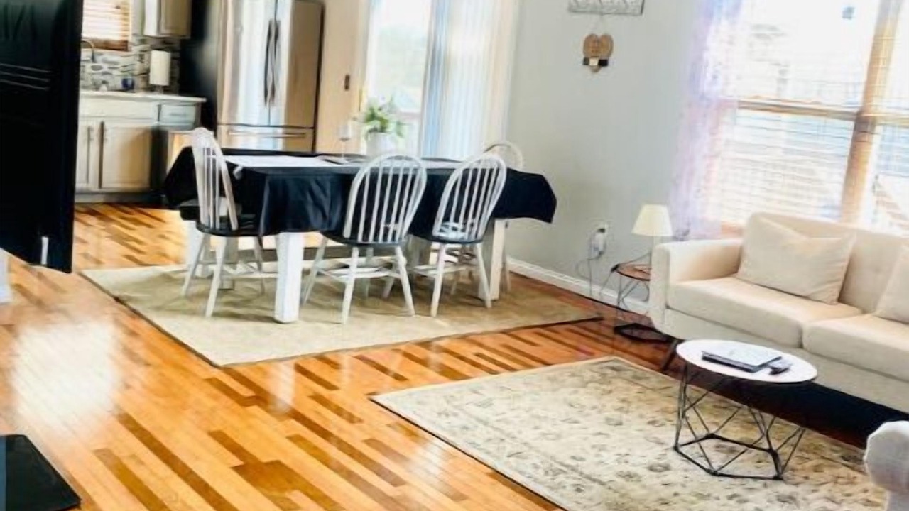 Photo of Livingroom in Burlington