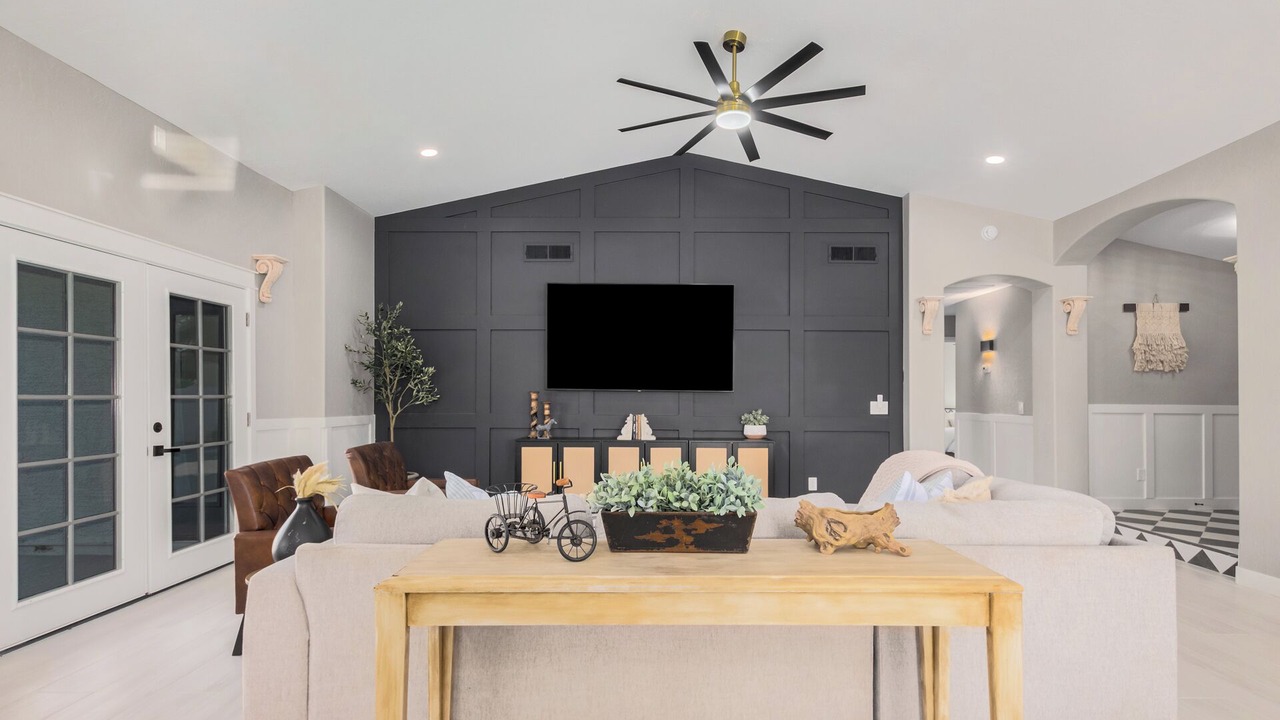Photo of Livingroom in Alta Mesa Community Association